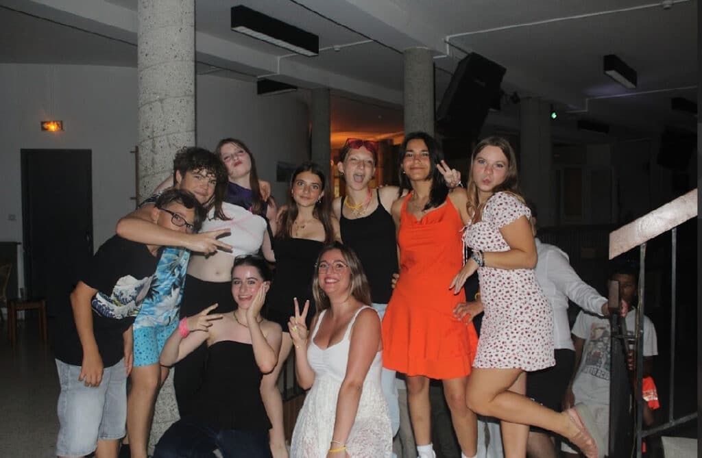 Jeunes bridgeurs au Brudou en 2025